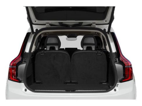Used 2025 Volvo XC90 B6 Plus image 10