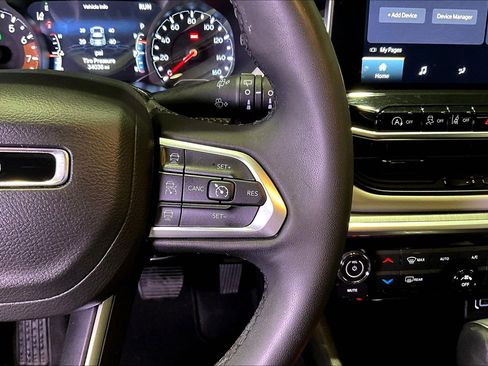 Used 2025 Jeep Compass Limited AWD/4WD image 13