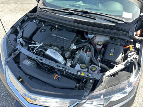 Used 2018 Chevrolet Volt LT w/ Comfort Package FWD image 22