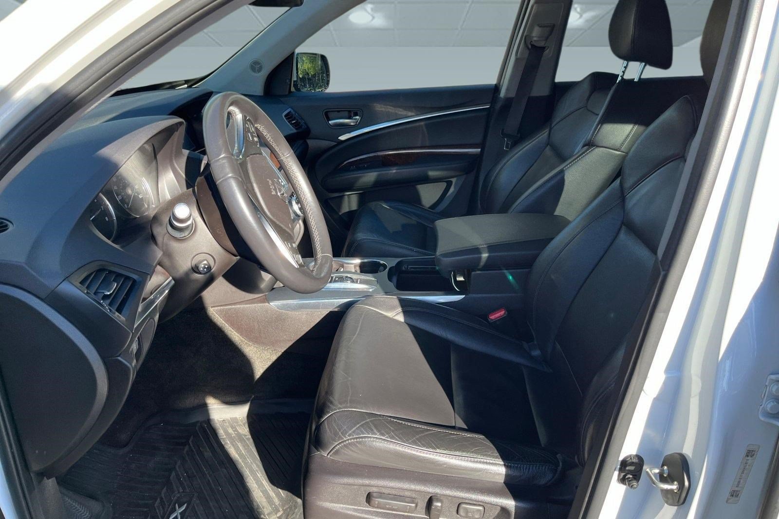 Used 2018 Acura MDX w/ Technology Package AWD/4WD image 3