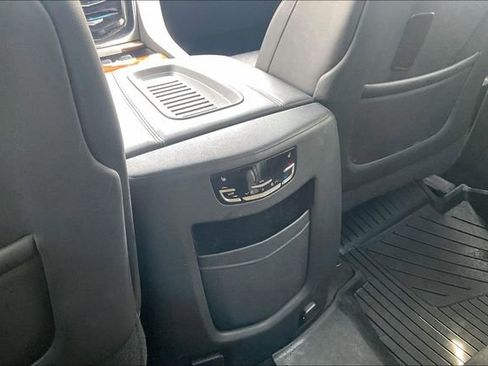 Used 2019 Cadillac Escalade Luxury image 35