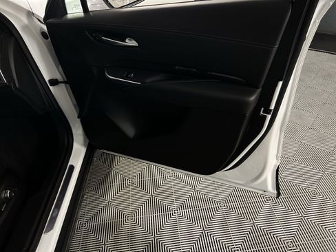 Used 2024 Cadillac XT4 Sport image 33