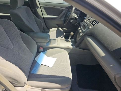 Used 2010 Toyota Camry FWD image 8