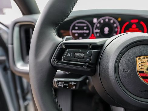 Certified 2026 Porsche Cayenne Coupe image 17