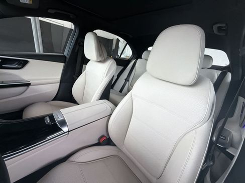 Used 2025 Mercedes-Benz C 300 Sedan image 14