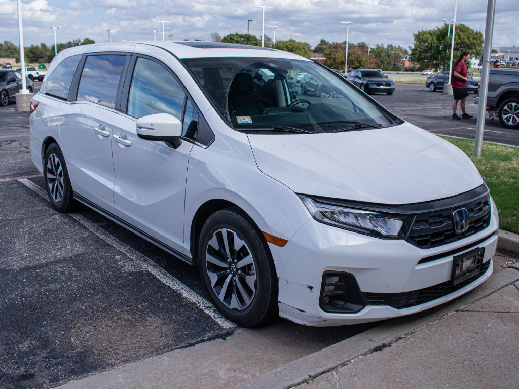Used 2025 Honda Odyssey EX-L image 3