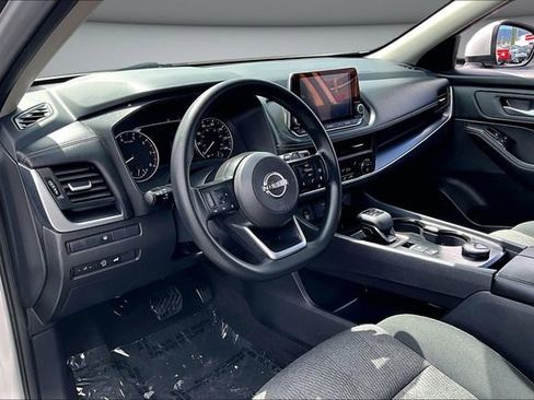 Certified 2024 Nissan Rogue SV image 17