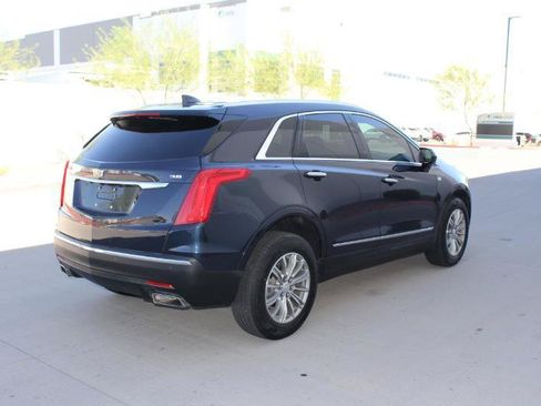 Used 2017 Cadillac XT5 Luxury w/ Driver Awareness Package FWD image 5