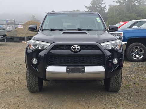 Used 2019 Toyota 4Runner TRD Off-Road AWD/4WD image 3