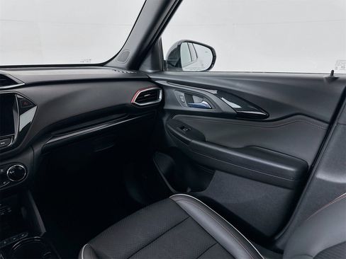 Used 2021 Chevrolet TrailBlazer RS w/ Sun and Liftgate Package image 24