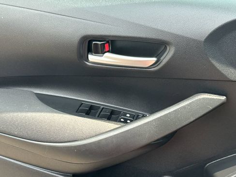 Used 2020 Toyota Corolla LE FWD image 33
