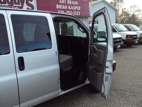 Used 2016 Chevrolet Express 2500 LS image 14