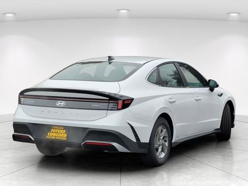New 2026 Hyundai Sonata SE FWD image 6