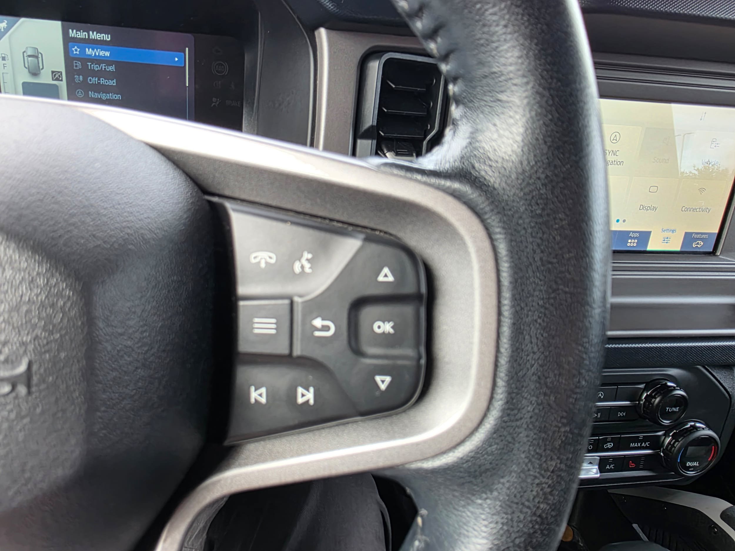 Used 2023 Ford Bronco Outer Banks AWD/4WD image 16