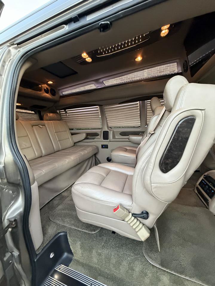 Used 2019 GMC Savana 2500 w/ Enhanced Convenience Package RWD image 50