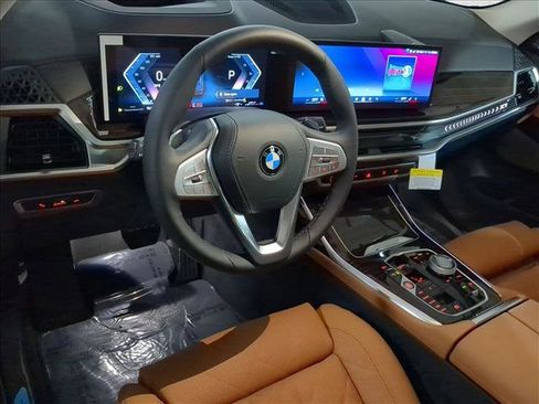 New 2026 BMW X7 xDrive40i image 3