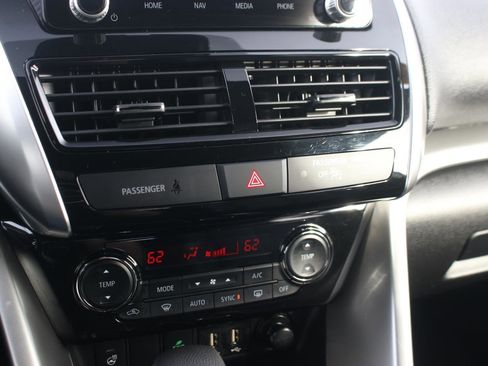 Used 2023 Mitsubishi Eclipse Cross SE image 25