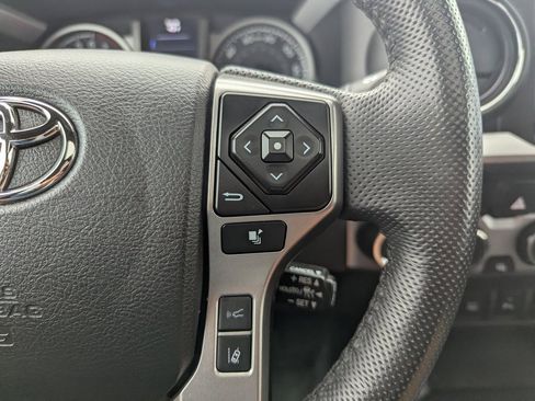 Used 2022 Toyota Tacoma Limited image 26