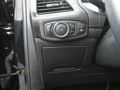 Used 2024 Ford Edge Titanium image 13