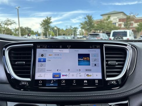 New 2026 Chrysler Pacifica Select image 22