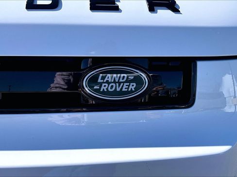 Used 2025 Land Rover Defender 110 X-Dynamic SE AWD/4WD image 7