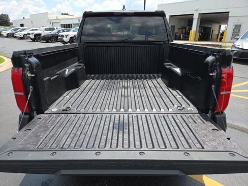 Used 2024 Toyota Tacoma SR AWD/4WD image 24
