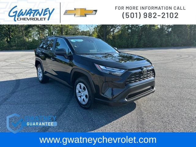Used 2024 Toyota RAV4 LE AWD/4WD image 3