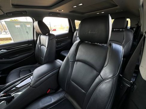 Used 2019 Buick Enclave Avenir w/ Avenir Technology Package image 12