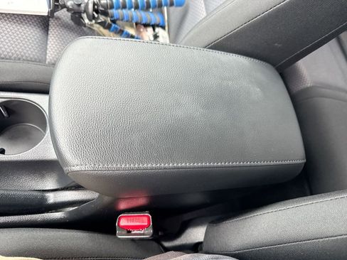 Used 2025 Kia Soul LX w/ LX Technology Package FWD image 20