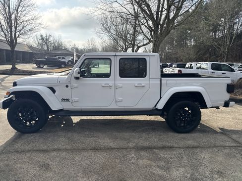 Used 2021 Jeep Gladiator Overland image 4