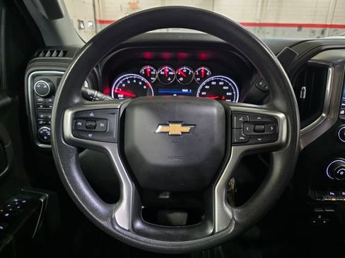 Used 2019 Chevrolet Silverado 1500 LT w/ Z71 Off-Road Package AWD/4WD image 16