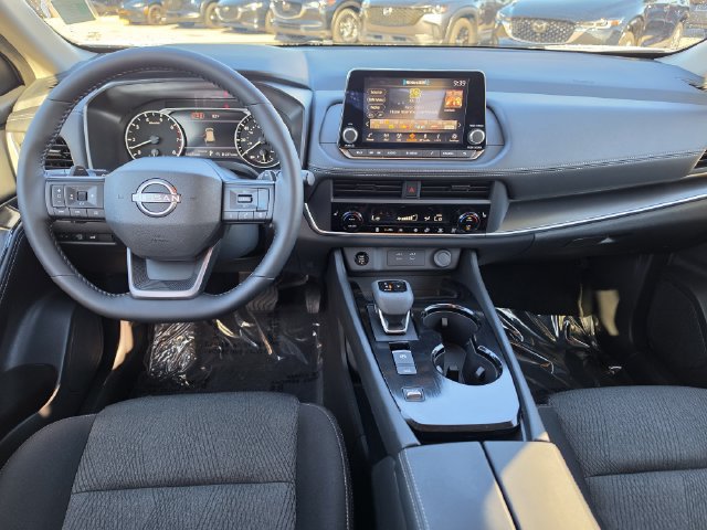 Used 2026 Nissan Rogue SV w/ Cold Weather Package FWD image 8