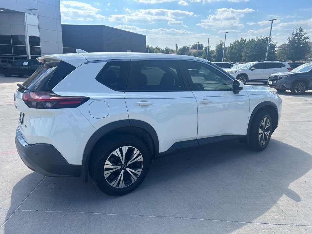 Used 2023 Nissan Rogue SV FWD image 3