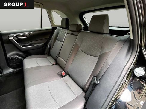 Used 2025 Toyota RAV4 XLE AWD/4WD image 21