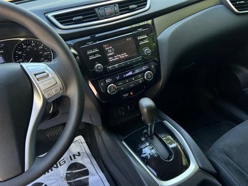 Used 2014 Nissan Rogue SV w/ SV Family Package AWD/4WD image 33