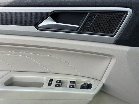 Used 2022 Volkswagen Atlas SEL R-Line image 25