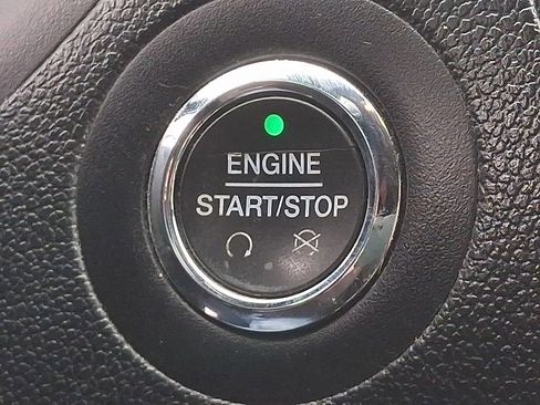 Used 2018 Ford Explorer XLT w/ Equipment Group 201A AWD/4WD image 25