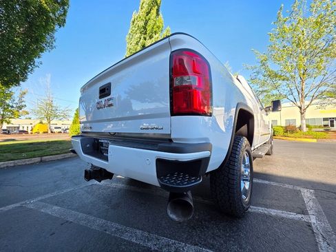 Used 2016 GMC Sierra 3500 Denali w/ Duramax Plus Package image 12