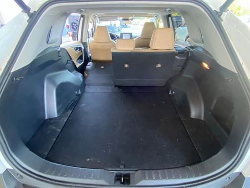 Used 2020 Toyota RAV4 XLE Premium image 28