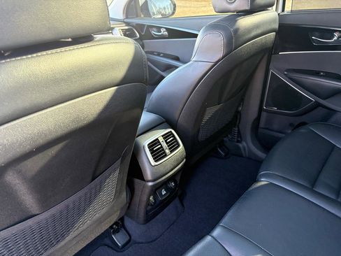 Used 2019 Kia Sorento SX w/ SX Touring Package image 32
