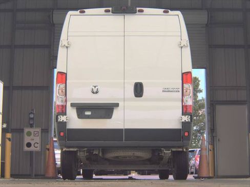 Used 2025 RAM ProMaster 2500 w/ Convenience Group FWD image 7
