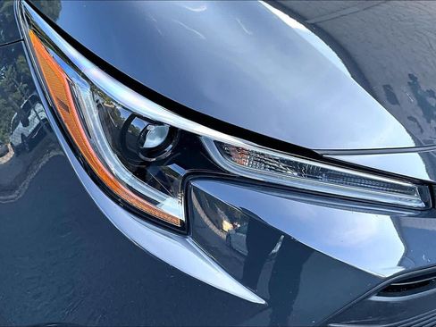 Certified 2025 Toyota Corolla LE FWD image 28