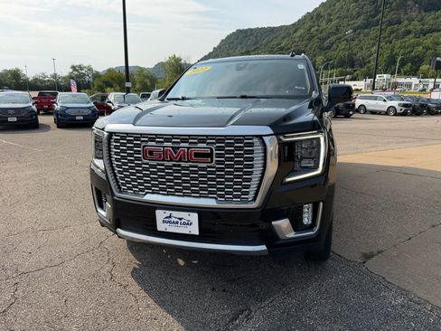 Used 2022 GMC Yukon XL Denali AWD/4WD image 2