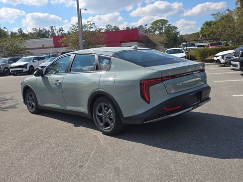 New 2025 Kia K4 LXS image 6