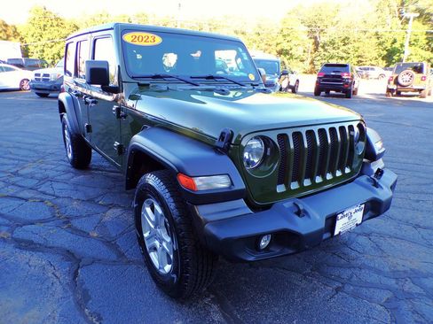 Used 2023 Jeep Wrangler Unlimited Sport AWD/4WD image 3