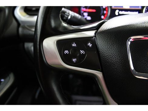 Used 2023 GMC Acadia SLT image 33