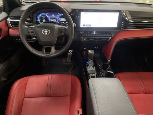 Used 2025 Toyota Camry XSE image 30