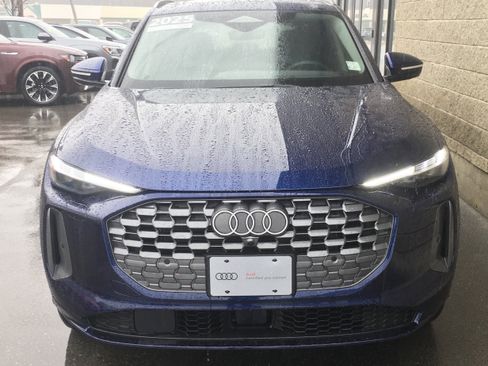 Used 2025 Audi Q5 Premium Plus w/ Premium Plus image 2