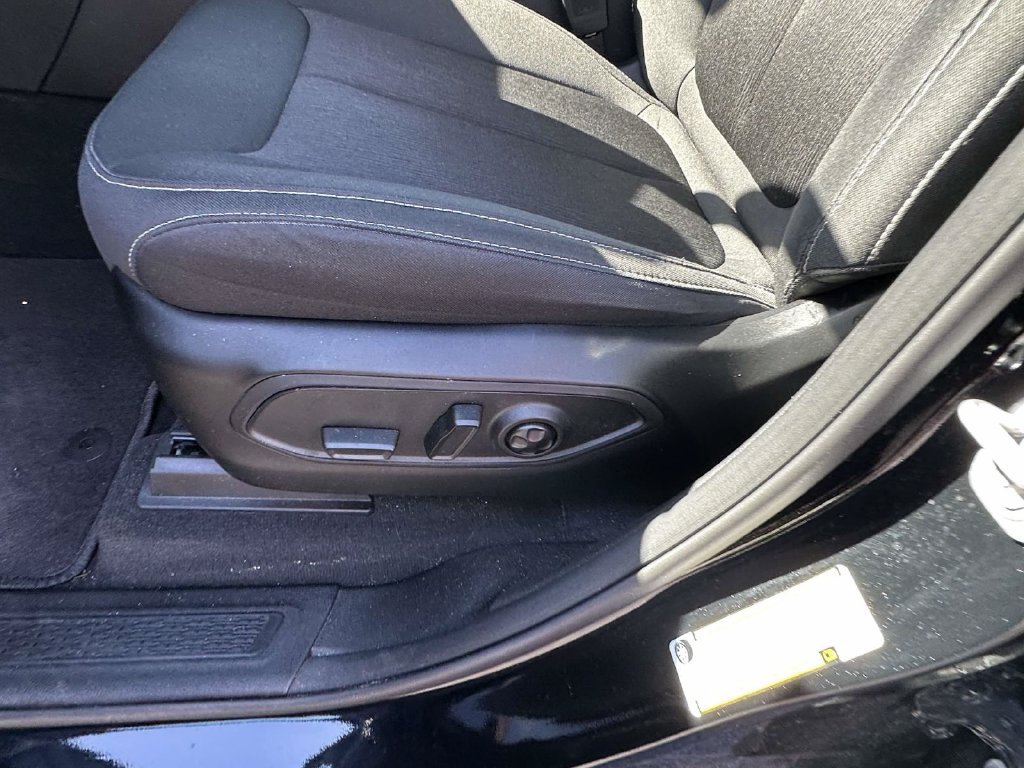 Used 2025 Jeep Grand Cherokee Laredo w/ Luxury Tech Group I AWD/4WD image 17