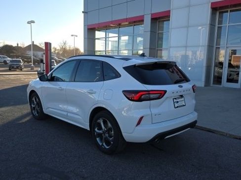 Used 2023 Ford Escape ST-Line image 3